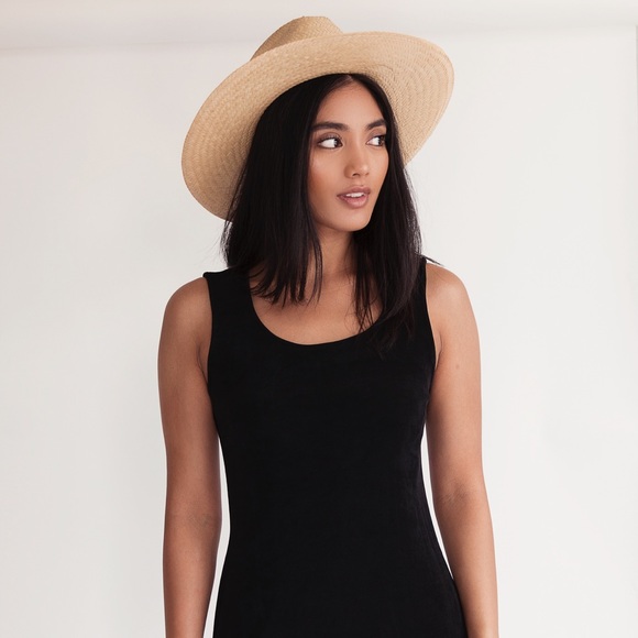 SOLD ❌ RESORT STRAW DAY HAT - Picture 3 of 3